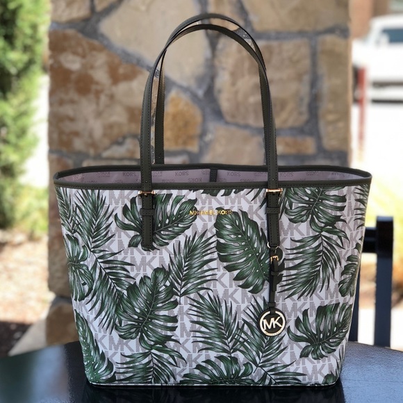 Michael Kors Handbags - Michael Kors Jet Set Travel Large Tote Leaf Print